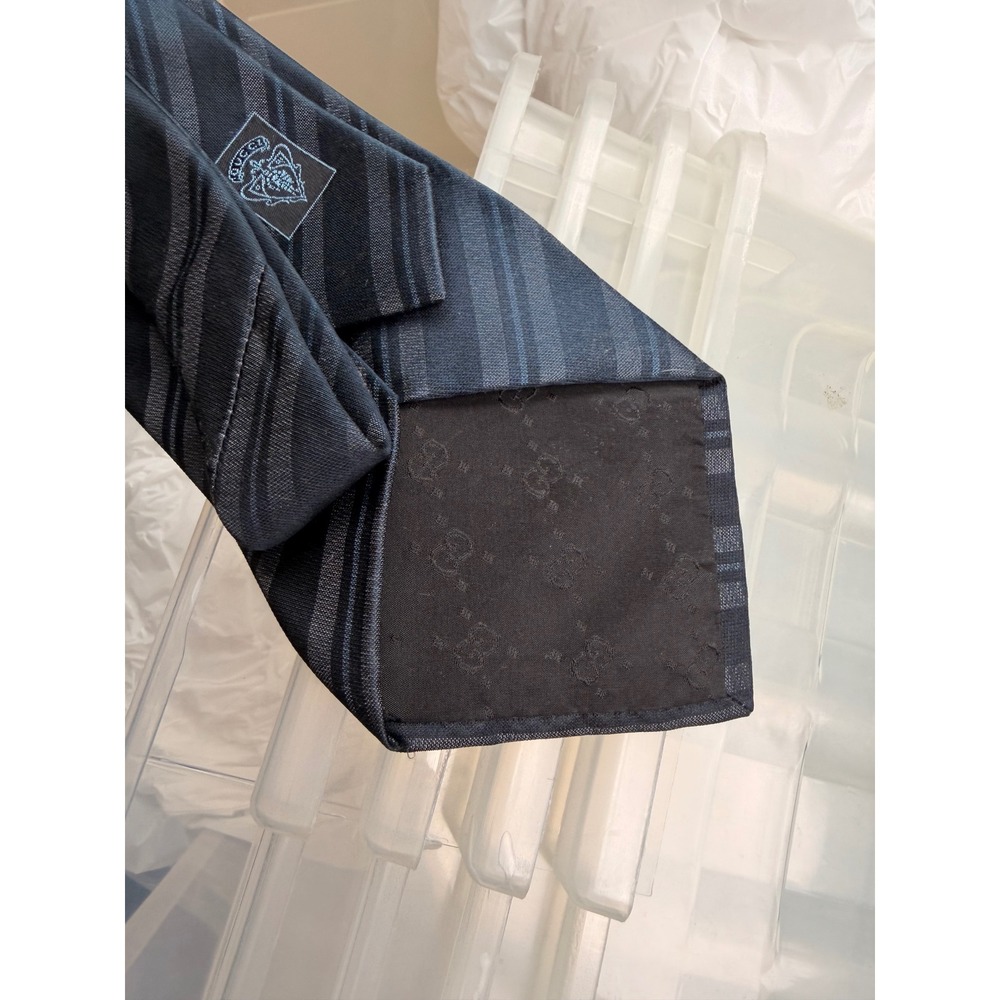 Gucci Black Charcoal Grey Navy Diagonal Stripe 100% Silk Necktie Made in Italy - Picture 11 of 11